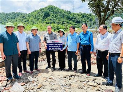 EVNGENCO1 và Công ty Thủy điện Bản Vẽ trao 1 tỷ đồng hỗ trợ người dân các xã miền Tây Nghệ An chịu ảnh hưởng mưa lũ